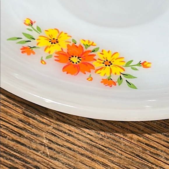 Vintage Anchor Hocking Fire King milk glass‎ saucer - Picture 2 of 7